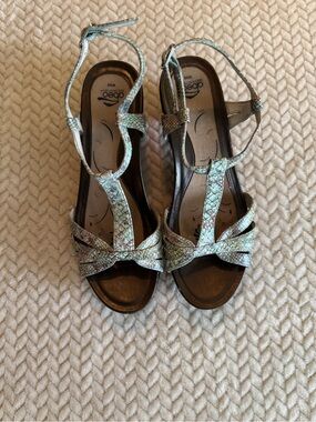 Abeo Metallic Snake-Print T-Strap Sandals in Light‎ Aqua Size 8
